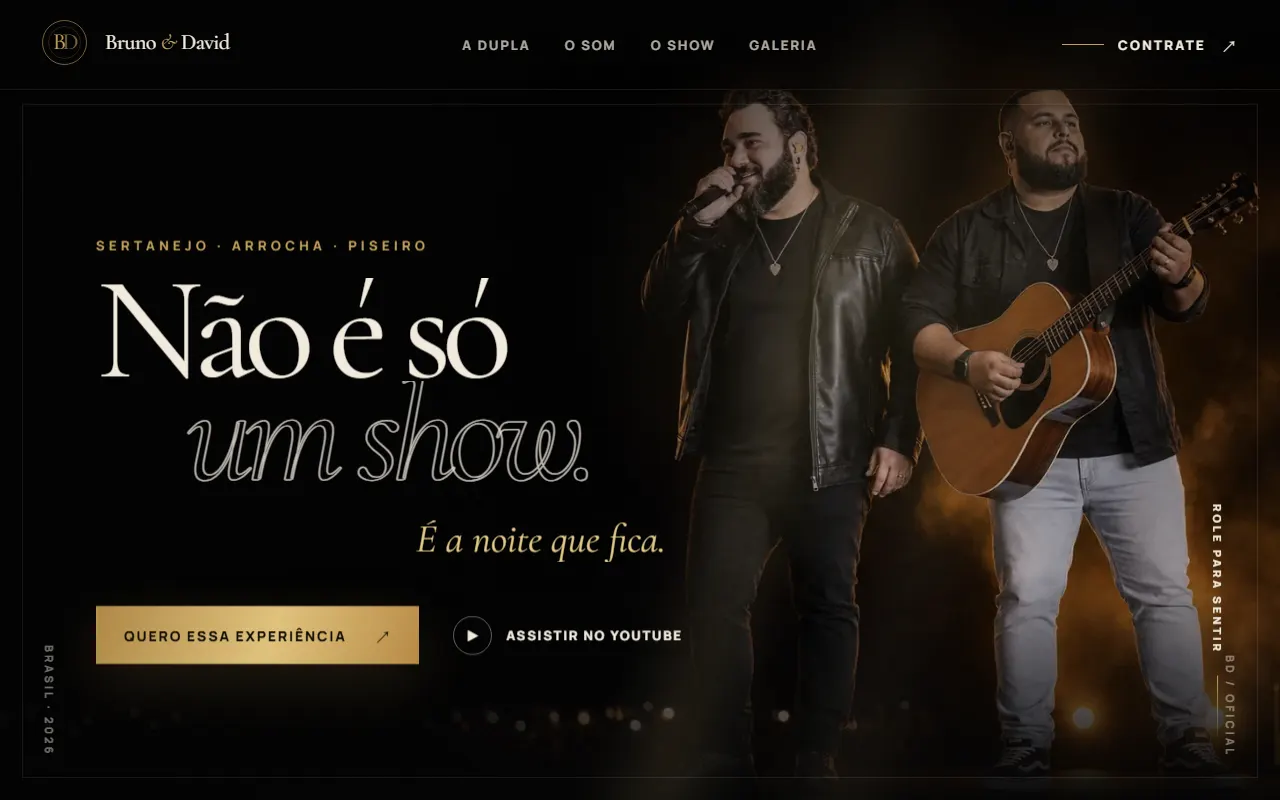 Primeira tela de brunoedavid.com: foto da dupla, título "Não é só um show" e botões de contratação e YouTube