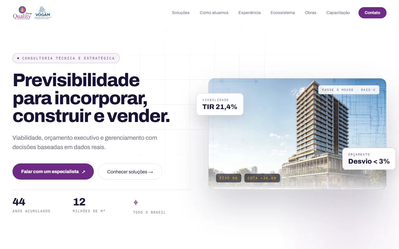 Primeira tela de vogamconsultoria.com: título "Previsibilidade para incorporar, construir e vender" e ilustração de um edifício sobre planta